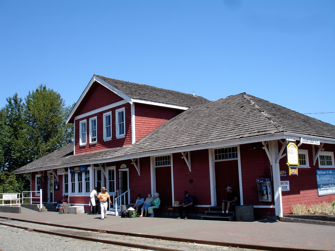 Courtenay_Train_Station